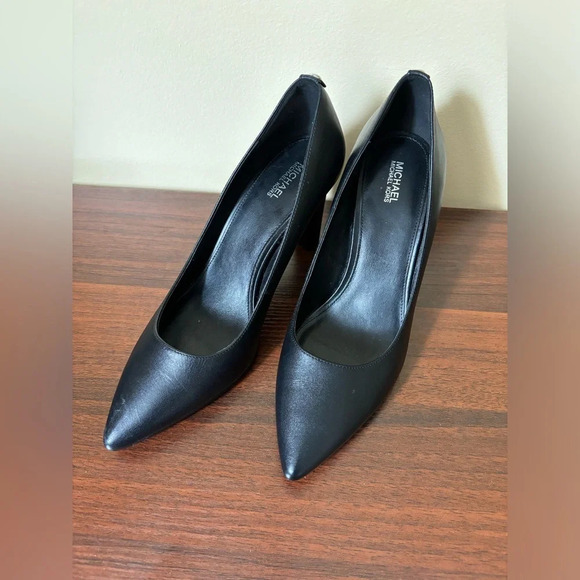 MICHAEL KORS  Milly Pump - Picture 5 of 11